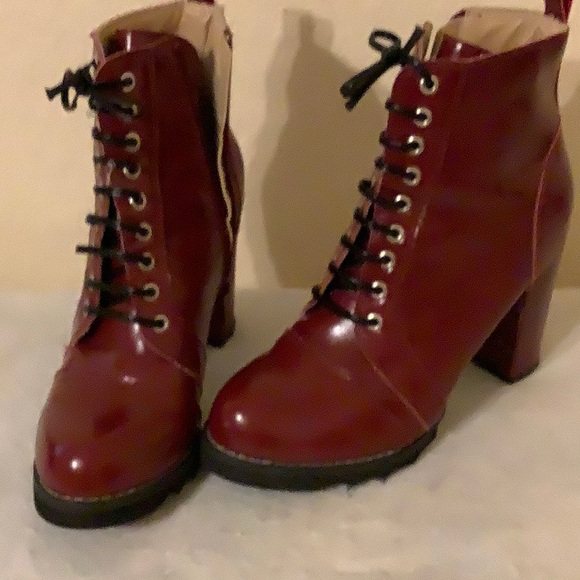 Chase +Chloe Junie Pull On Ankle Boots Size 7.5